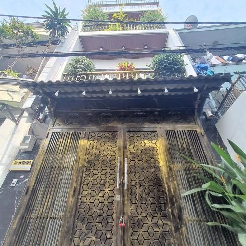 Lô góc Quận 12, hẻm xe tải thông thoáng, diện tích rộng 110m², giá siêu mềm chỉ 4 tỷ.